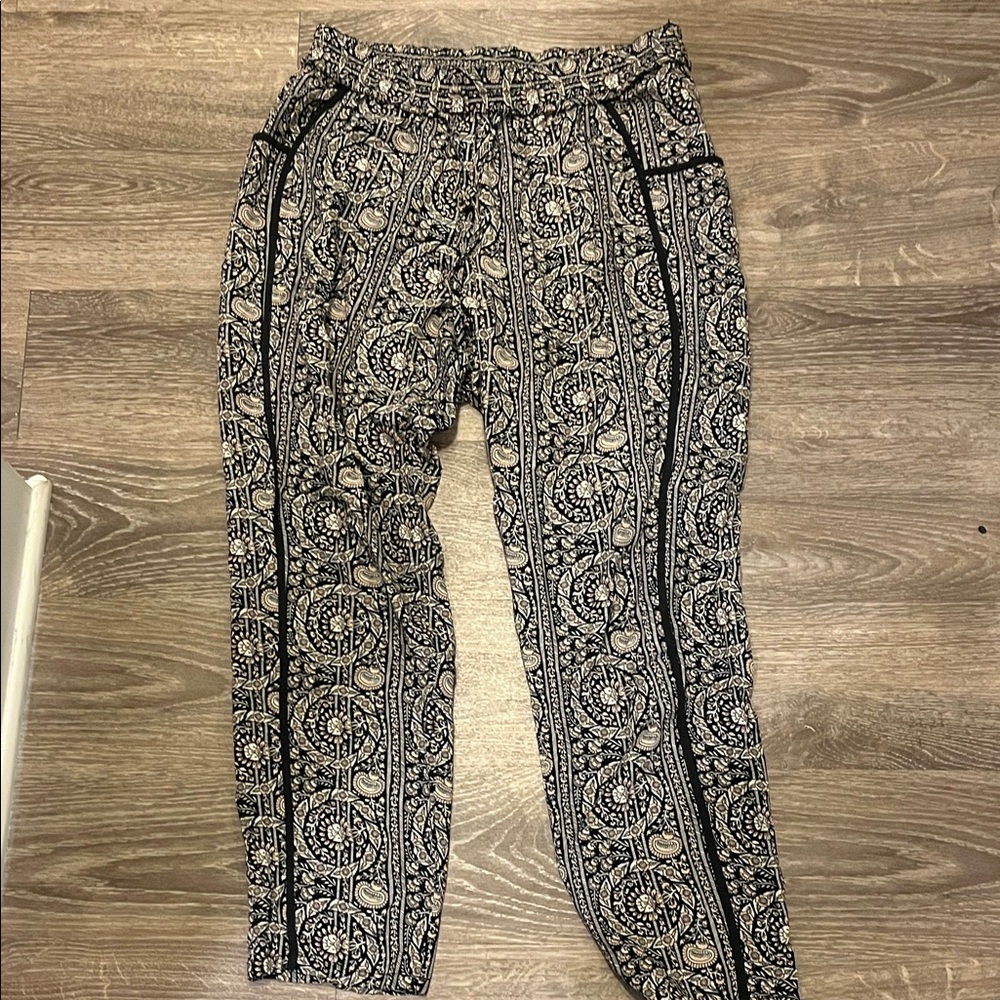 Hei Hei Boho Print Pants Women’s Medium Black White Patterned Elastic Waist
